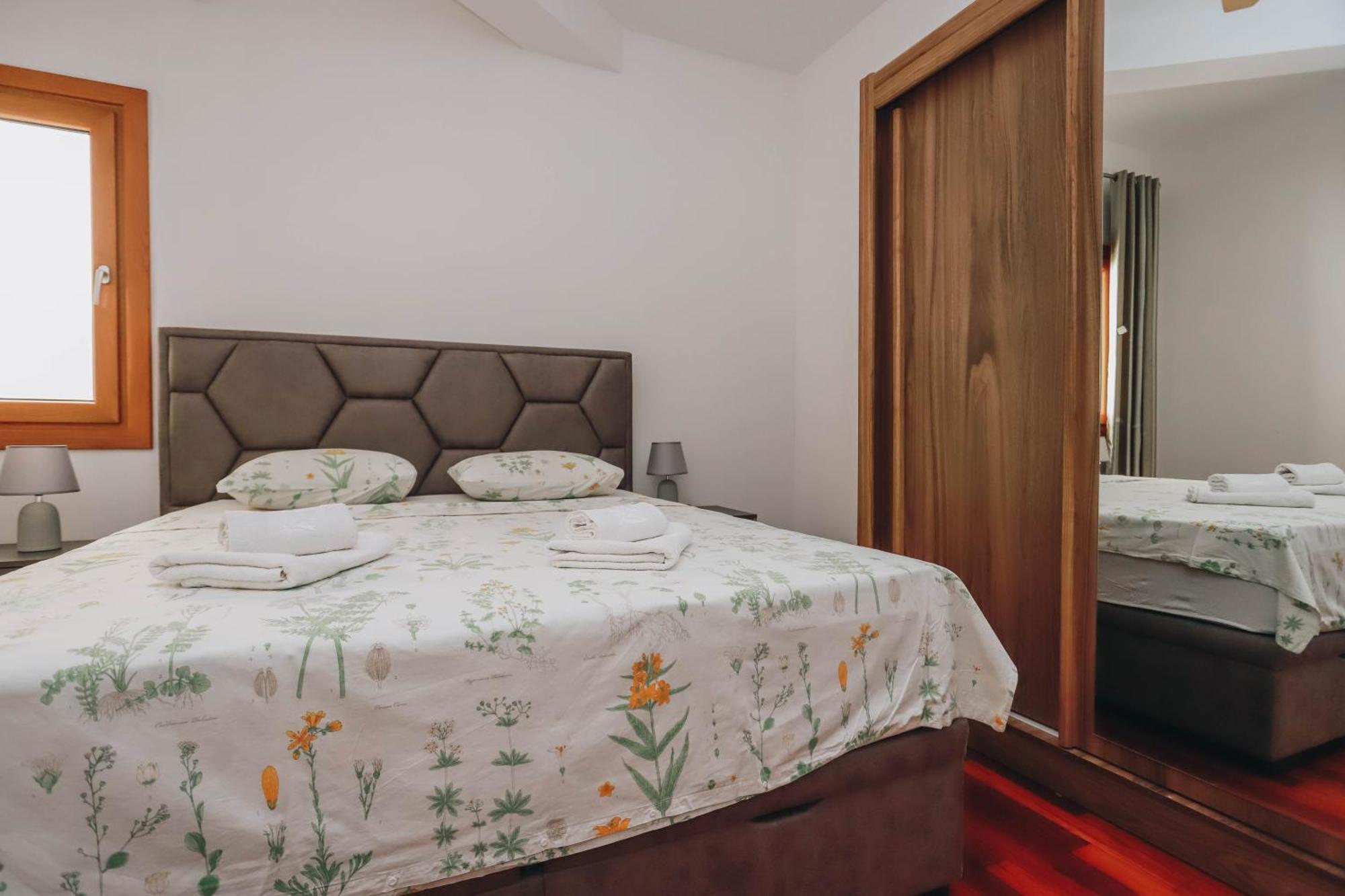 Apartment Near Ponta Nova Of Rafailovici Bečići Esterno foto
